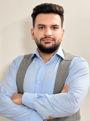 آقای علیرضا مهرآذین